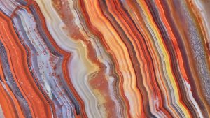 Read more about the article Natural stone banding pattern in agate, close-up in full frame