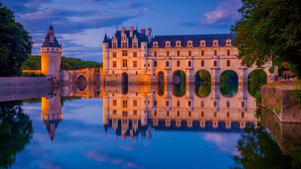 Cher river and Castle Château de Chenonceau in Chenonceaux, Loire Valley, France