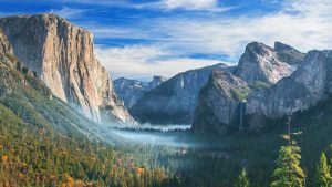Read more about the article Tunnel View at Yosemite National Park, California, USA