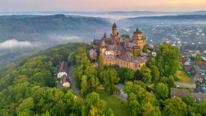 Read more about the article Braunfels Castle at sunrise, Lahn-Dill-Kreis, Hesse, Germany