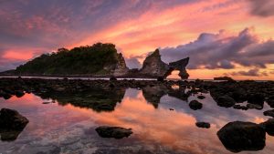 Read more about the article Dragon rocks at Atuh beach during sunset, Nusa Penida island, Bali, Indonesia