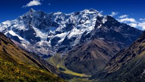 Read more about the article Salcantay mountain towers over valley along Trek to Machu Picchu in autumn, Peru
