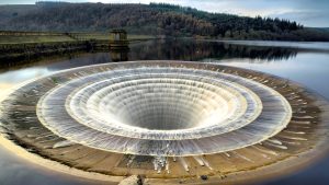 Read more about the article Ladybower Reservoir plughole, Peak District National Park, Derbyshire, England, UK
