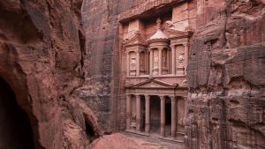 Read more about the article Old ruins at Al-Khazneh treasury, Petra, Jordan