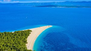 Read more about the article Golden Cape (Zlatni Rat) beach, Brac island, Dalmatia, Croatia