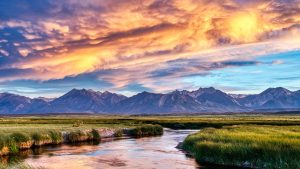 Read more about the article Owens River valley amazing sunset landscape, Mammoth Lakes, California, USA