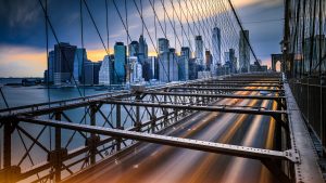 Read more about the article Lower deck of Brooklyn Bridge and Lower Manhattan skyline, New York City, USA