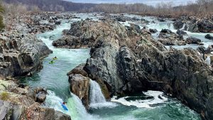 Read more about the article Kayaker riding off of waterfall, Great Falls National Park, Virginia, USA