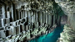 Read more about the article Fingal’s sea cave in Staffa island National Nature Reserve, Scotland, UK