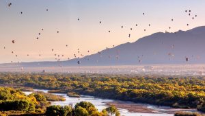 Read more about the article Hot air balloons over Rio Grand River, Albuquerque Balloon Fiesta, New Mexico, USA