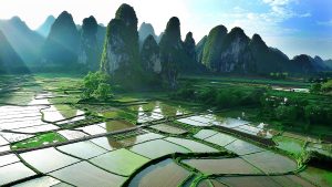 Read more about the article Lijiang River in Guilin at sunset, China