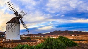 Read more about the article Sunset landscape with old windmill, Fuerteventura, Canary islands, Spain