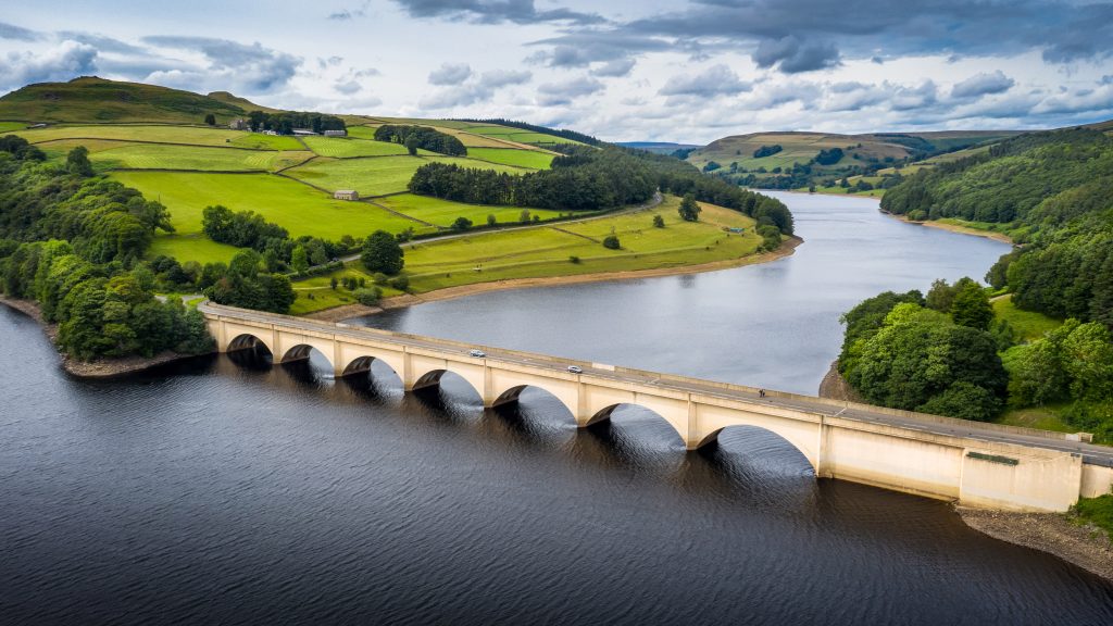 Ladybower Reservoir Ashopton Viaduct towards Derwent, Derbyshire, England, UK