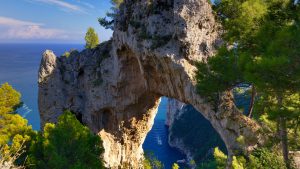 Read more about the article Arco Naturale natural rock arch, Capri Island, Campania region, Italy