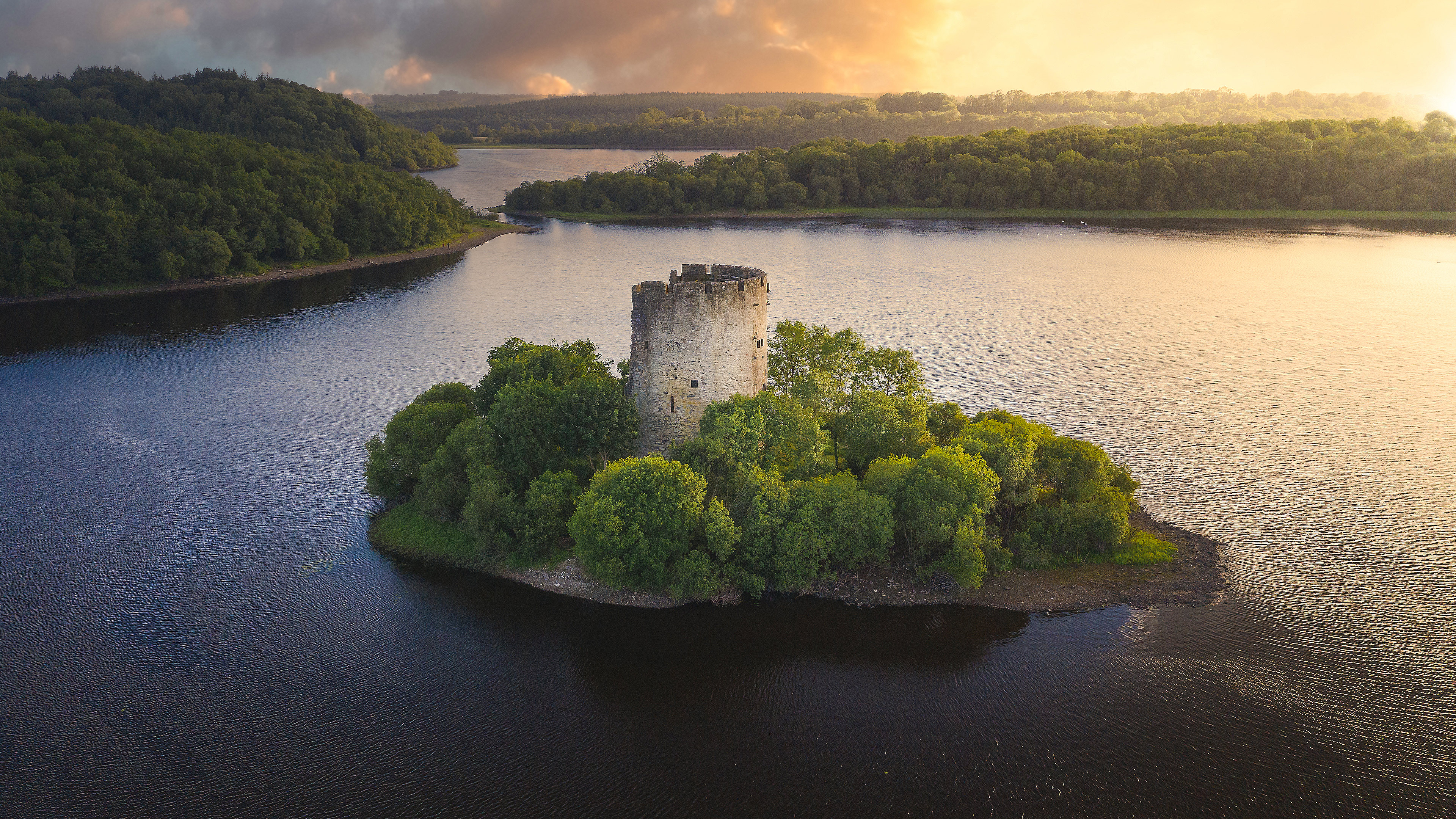 Read more about the article Sunset over Cloughoughter Castle on an island in Lough Oughter, County Cavan, Ireland